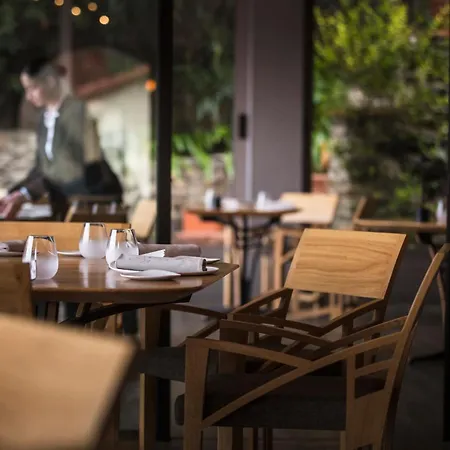 Le Relais Des Trois Mas Hotell 4*