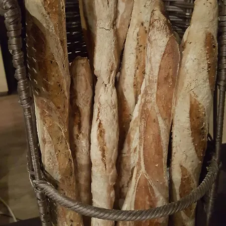 Le Relais Des Trois Mas 호텔