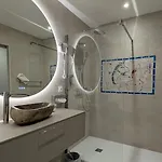 瑞莱斯三马斯酒店 4*