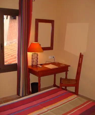 Le Relais Des Trois Mas