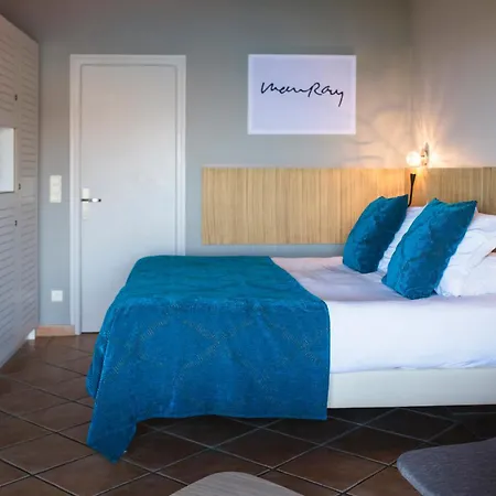 מלון Le Relais Des Trois Mas 4*