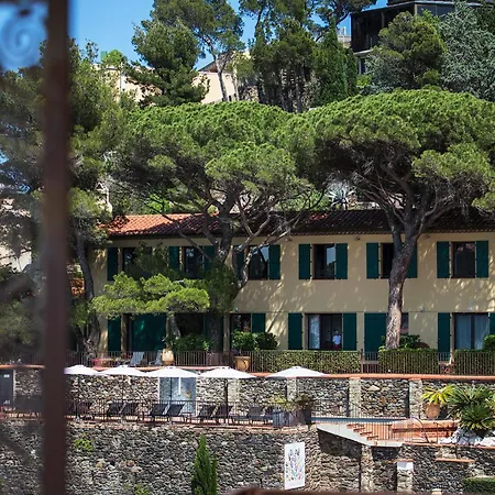 Le Relais Des Trois Mas Hotel