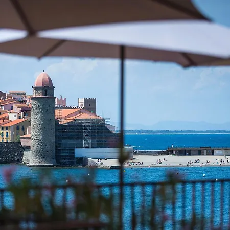 Hotel Le Relais Des Trois Mas 4*