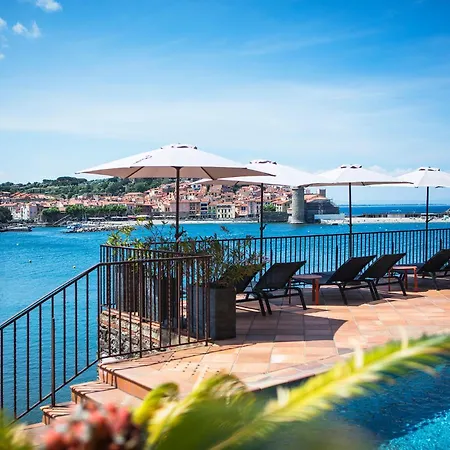 Le Relais Des Trois Mas 4*