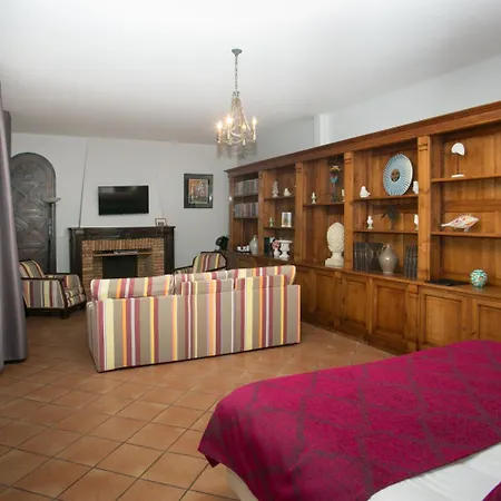 Le Relais Des Trois Mas 4* كولِيورْ