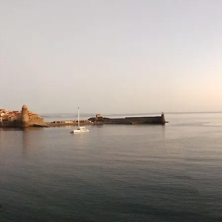 Le Relais Des Trois Mas فندق كولِيورْ