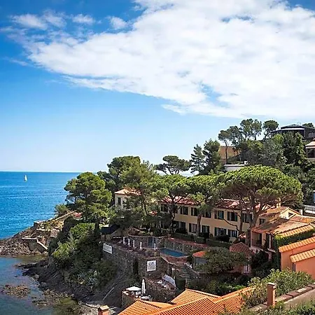 Le Relais Des Trois Mas
