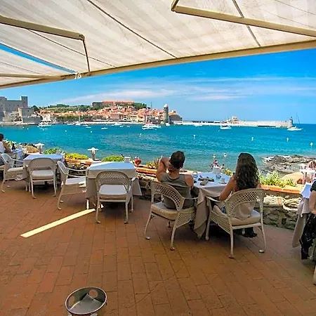 Le Relais Des Trois Mas 4*