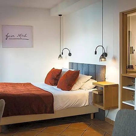 Le Relais Des Trois Mas Hotel