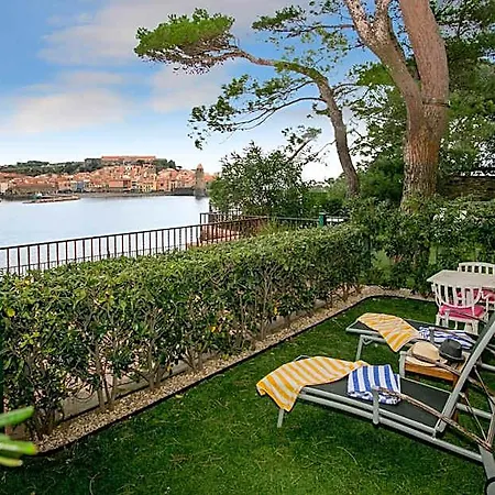 Le Relais Des Trois Mas Hotel 4*