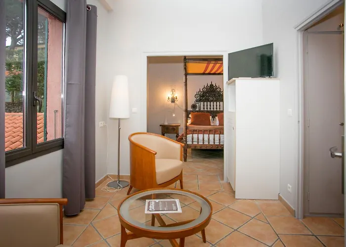 Le Relais Des Trois Mas Hotel